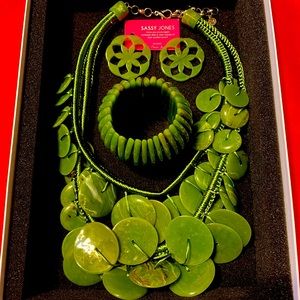 Sassy Jones Green Zanzibar Set!